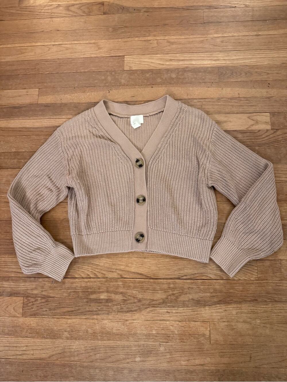 H&M Women's Beige Knit Cropped Cardigan Sweater - Size XS
 b49